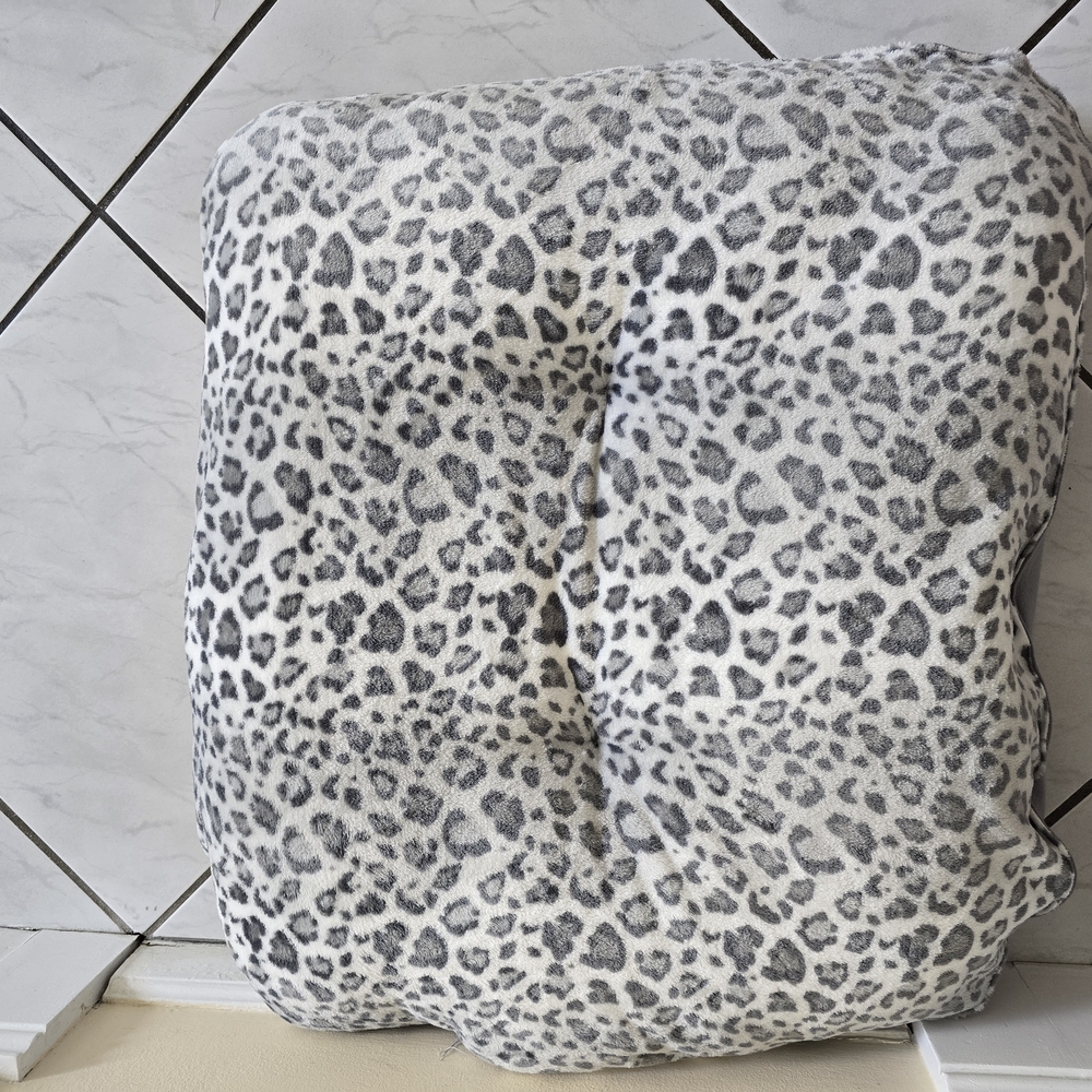 Dog Bed New Large 30x28 Inches Plush And Fleece 2 Available Super Soft